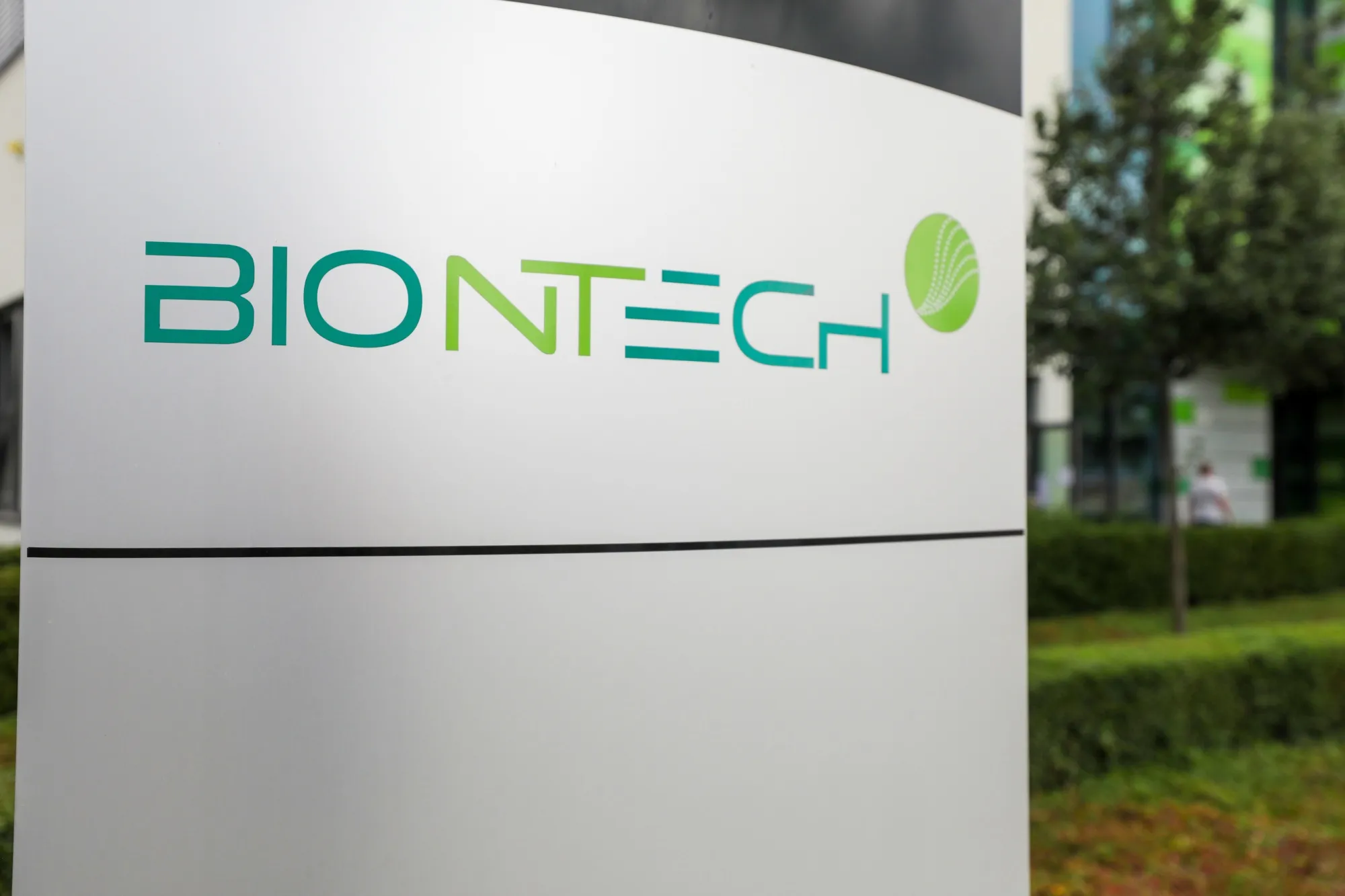 Nuvation Bio Secures Label Update for Lung Cancer Therapy IBTROZI