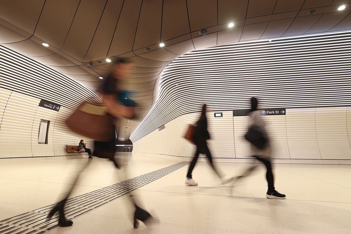 Australian Job Gains Hit Multi-Year Low After Rare November Drop