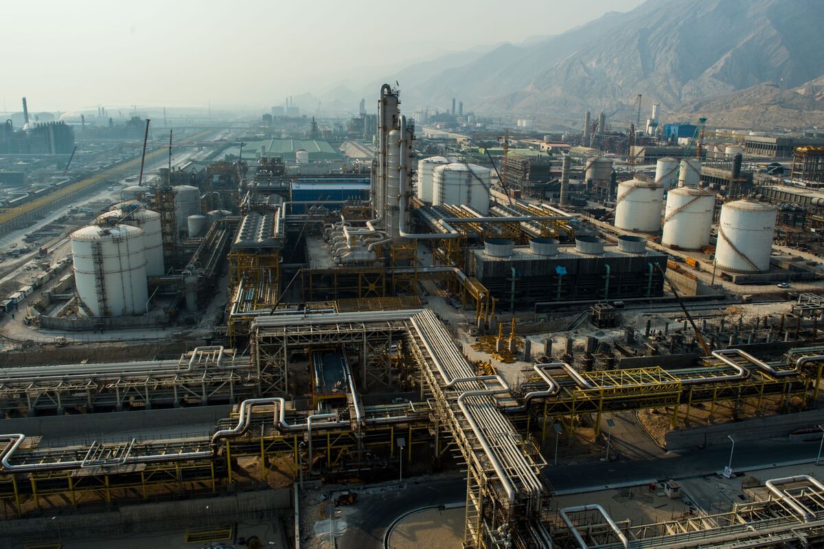 🟪"Petrolio Stabile: L'Impatto di un Potenziale Accordo Nucleare tra USA e Iran"