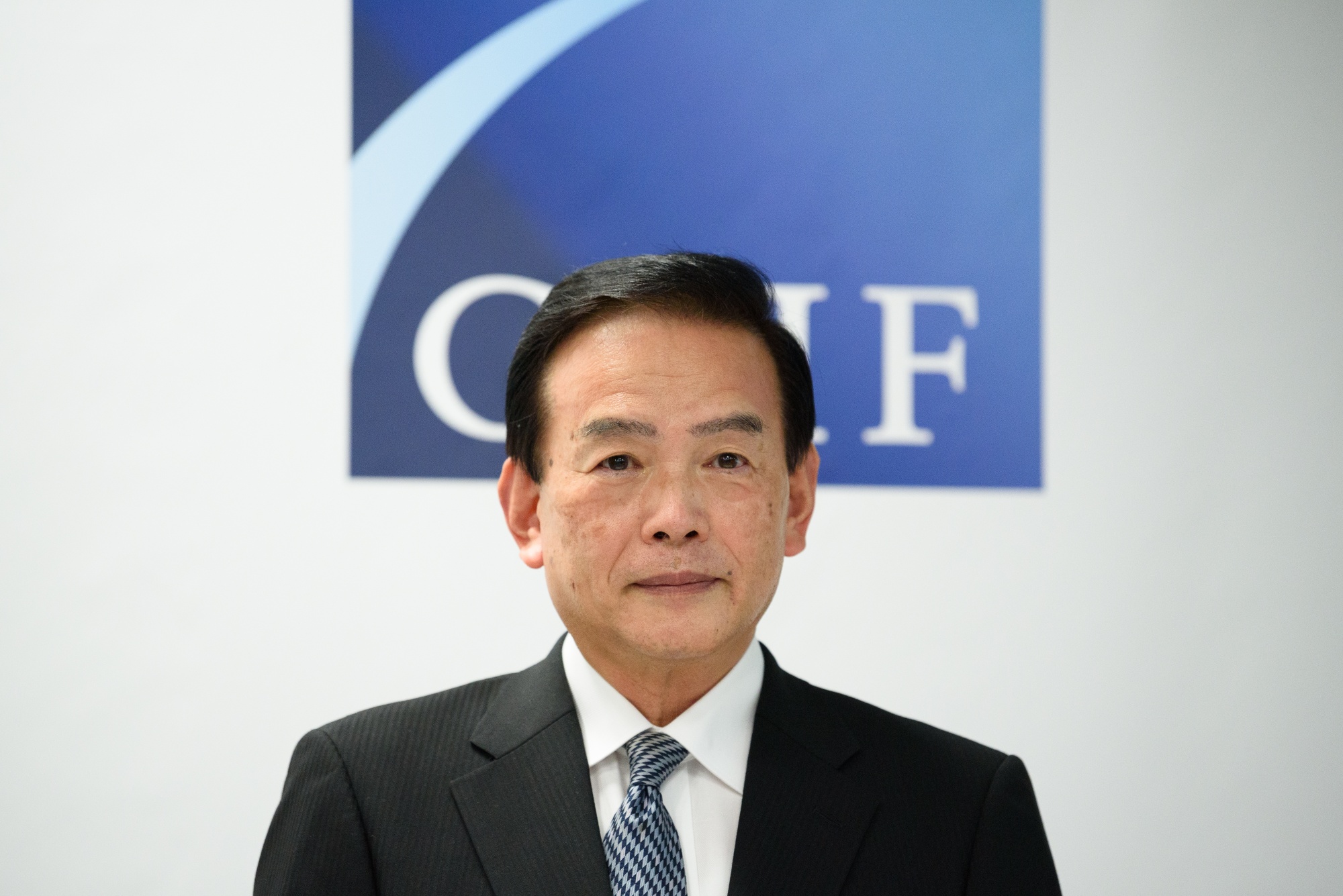 Il presidente del fonndo pensione del governo giapponese Masataka Miyazono durante la conferenza stampa successiva all'annuncio della perdita trimestrale 'monstre'