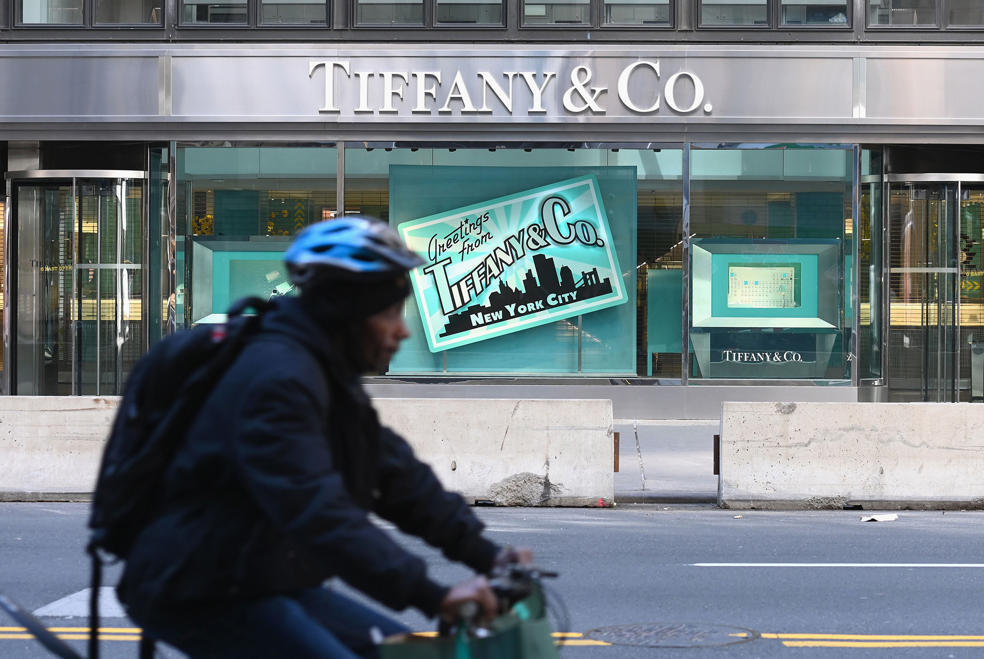 Tiffany and Co. Sues Louis Vuitton Over Failed Acquisition Deal