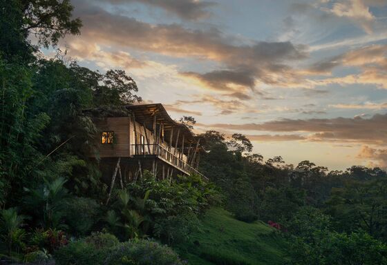 Remote Workers Flee to $70,000-a-Month Resorts While Awaiting Vaccines
