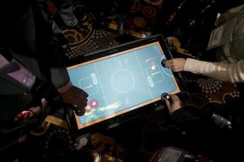 Lenovo Playing Games in China to Challenge Samsung Phones