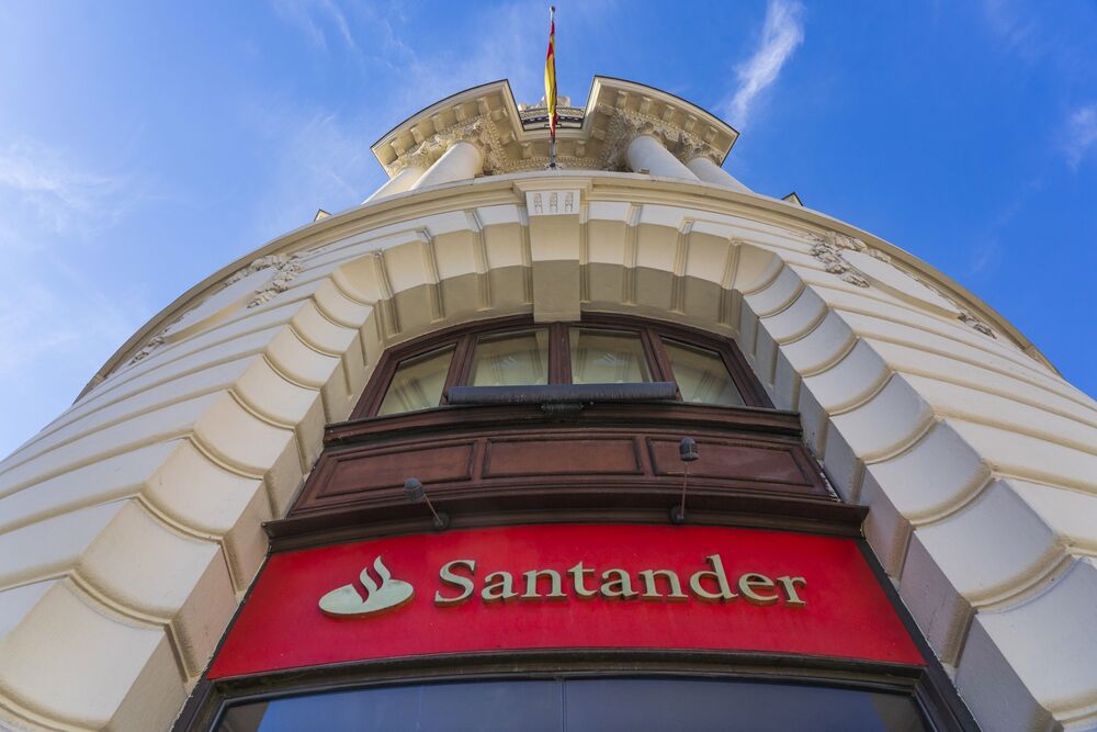 Santander Targets 1 4 Billion Cost Savings As Europe Drags