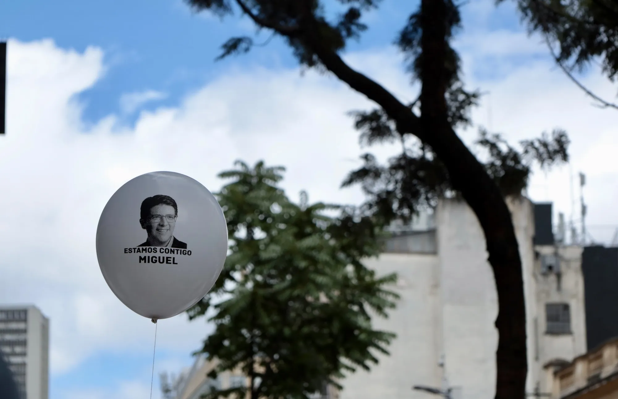 The public sends up a balloon on violence.&nbsp;