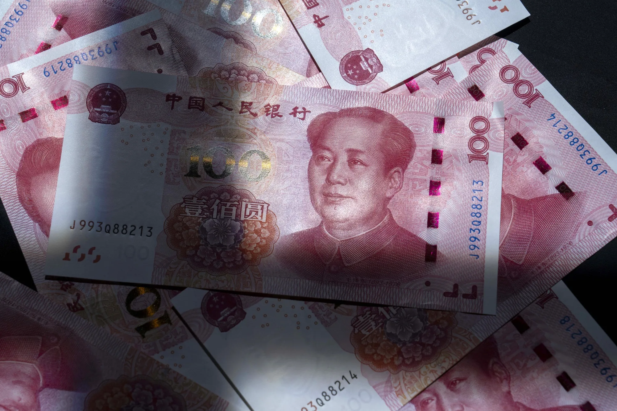 Billetes de yuanes.