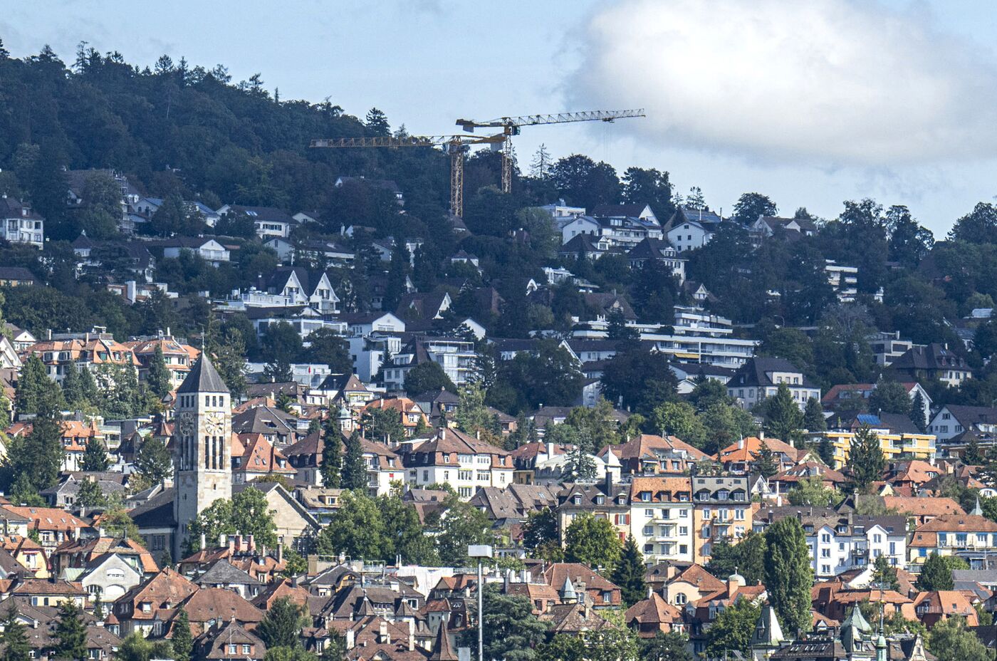 switzerland-home-prices-in-zurich-have-surged-past-london-and-paris