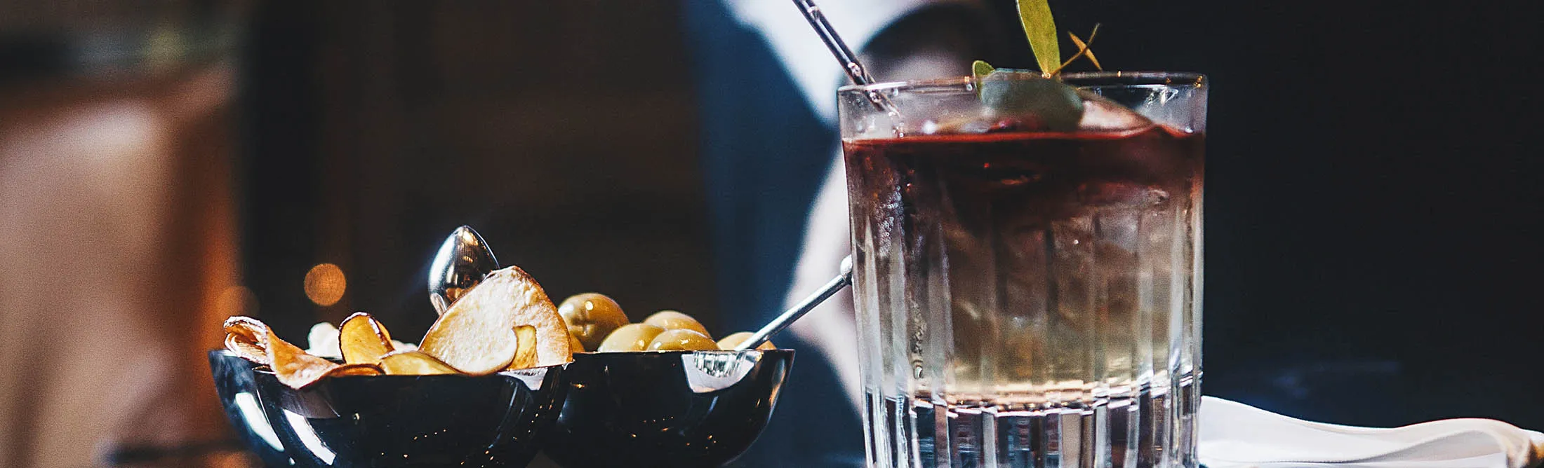 1494626940_negronis-lede