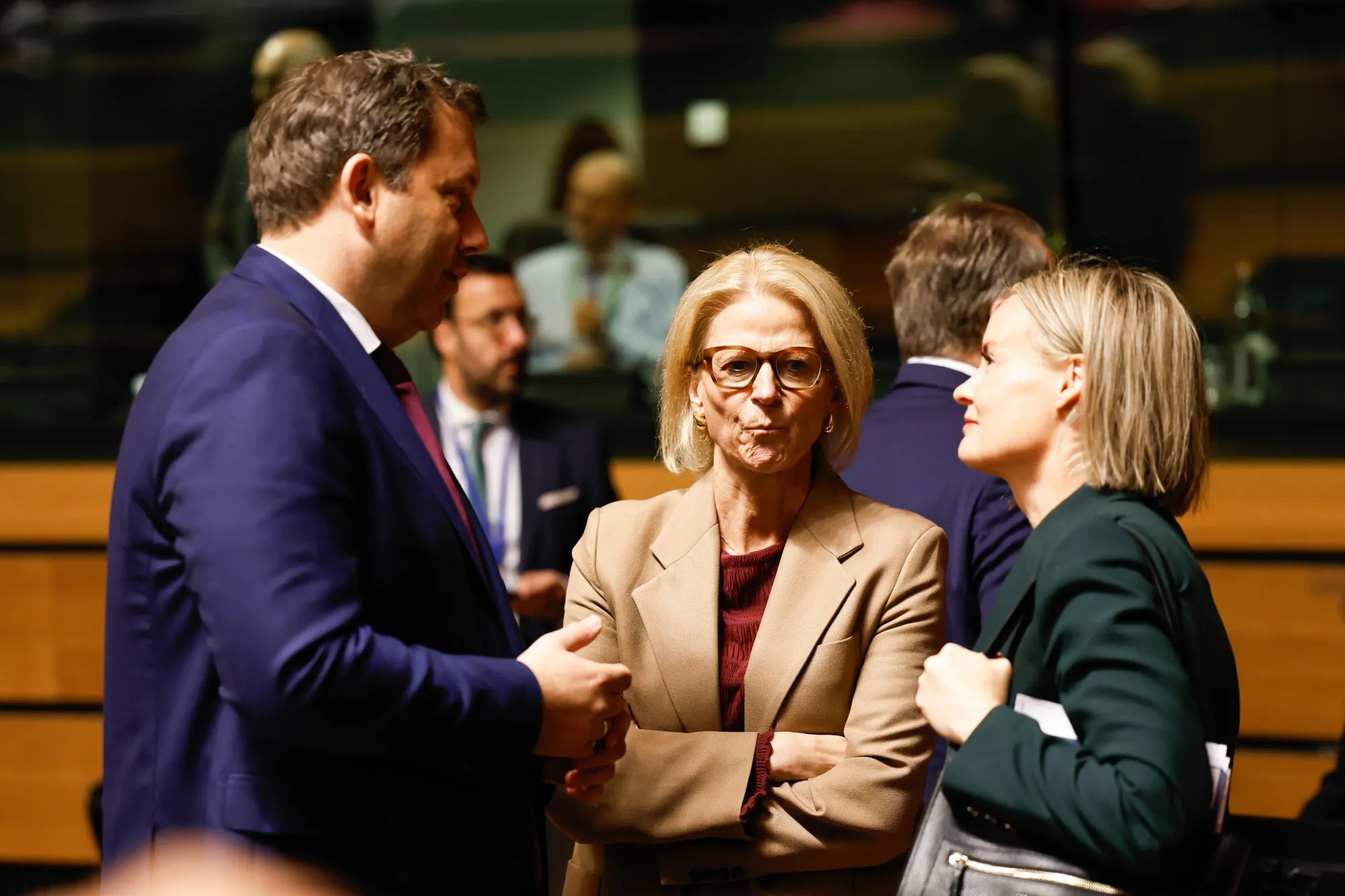 Elisabeth Svantesson, centre, with Germany's finance minister Lars Klingbeil, left, and Finland's finance minister Riikka Purra, in Luxembourg, on Oct. 10.