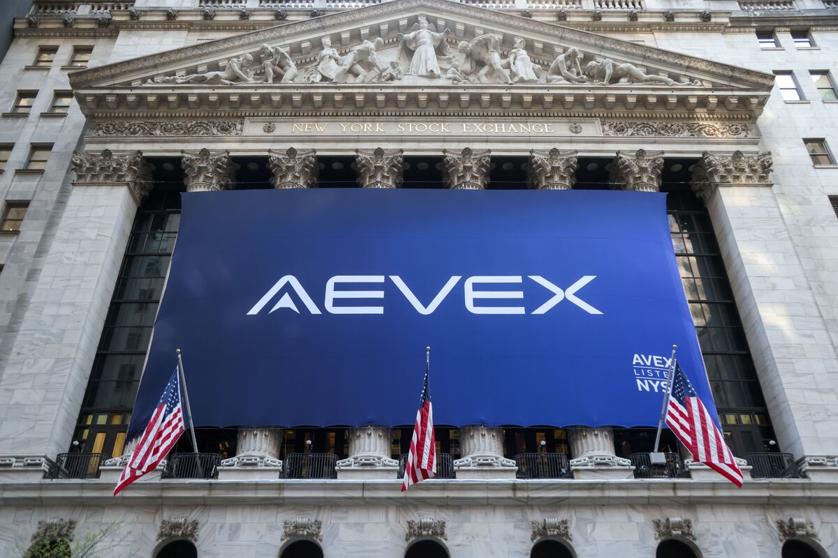 bloomberg.com - Arvelisse Bonilla Ramos - Drone Maker Aevex Shares Double in Just Two Days After Debut