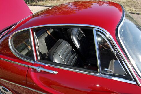 Later models of the 1800 line introduced a four-speed manual model with overdrive and even a 3-speed automatic transmission.