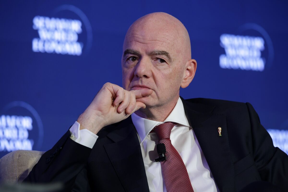 FIFA Vice President Withdraws Infantino Support Over Lamour Exit - Bloomberg