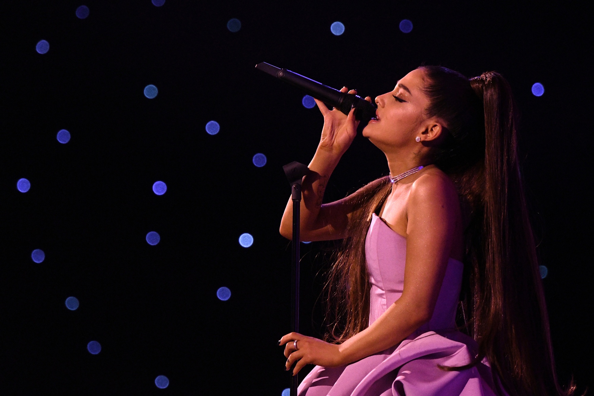 Ariana Grande Tells Fans She’s Struggling With An Illness Bloomberg