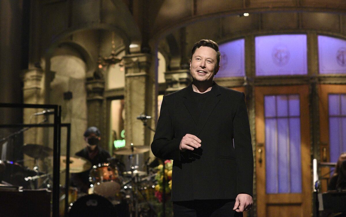 Dogecoin ($DOGE) Giveaway Schemes Flooded Social Media as Elon Musk Was on  SNL - Bloomberg