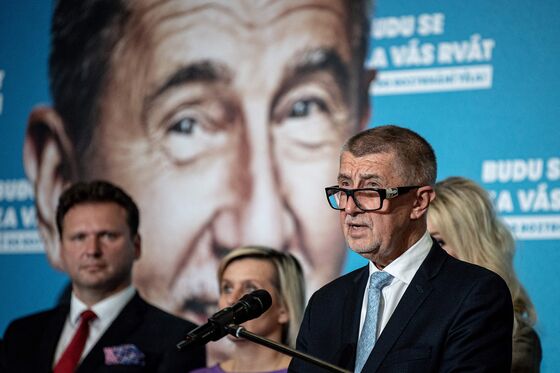 Populist Leaders in Europe Reel From a Weekend of Shocks