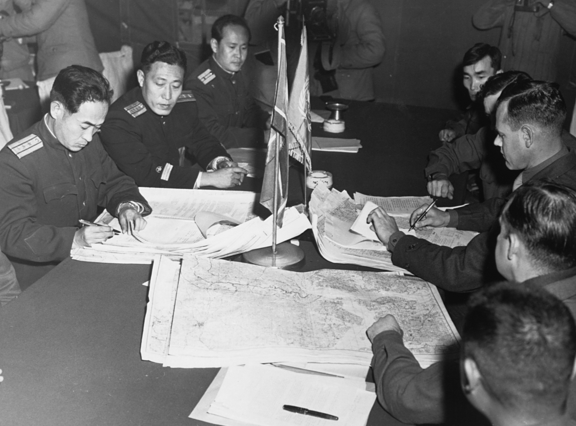Korean War - Armistice, Negotiations, Conflict