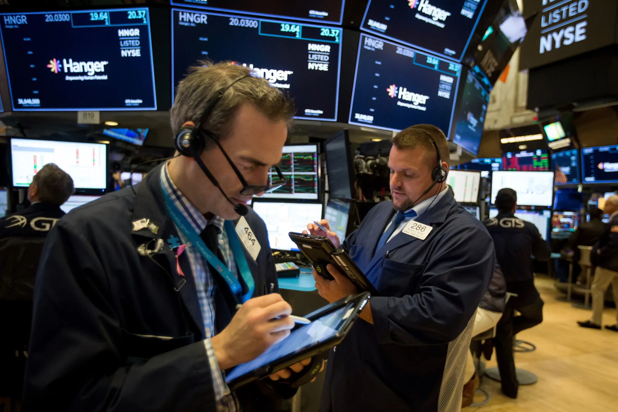 Trading On The Floor Of The NYSE As U.S. Stocks Extend Losses on Apple Demand Worry 