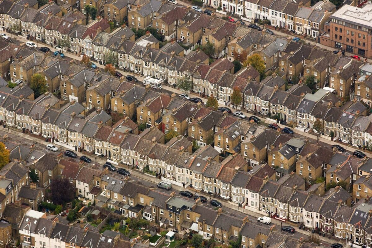 London's Vanishing Real Estate Market - Bloomberg