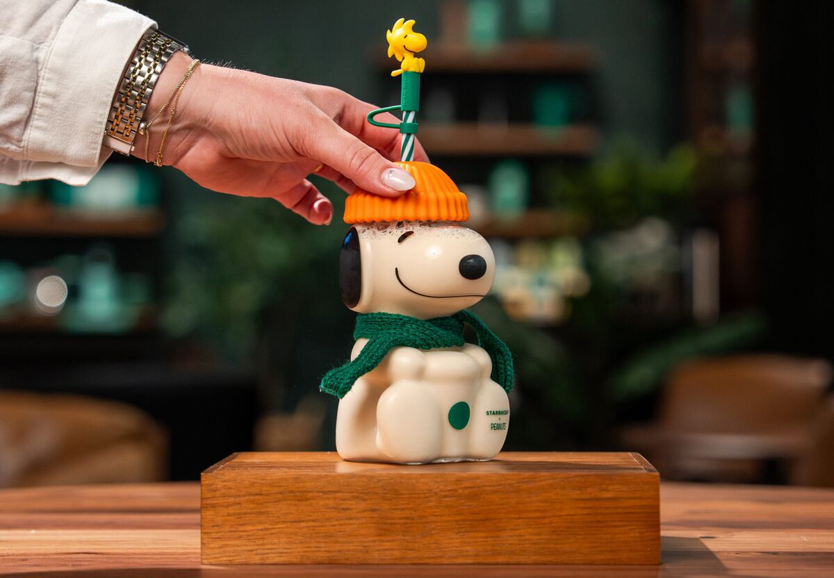 bloomberg.com - Daniela Sirtori - Starbucks Snoopy Cup Resells for $200, Showing the Power of Merch Drops