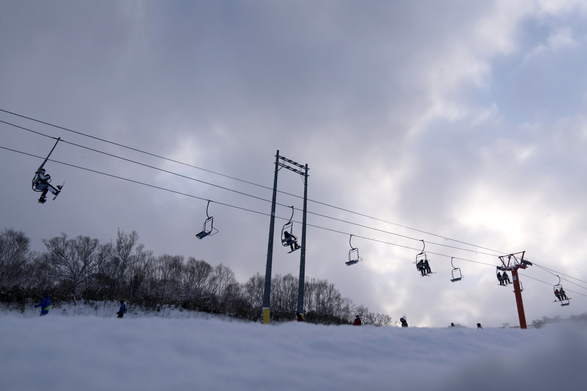 NY Ski Resort's Snowmaking Roars Back To Life - Powder