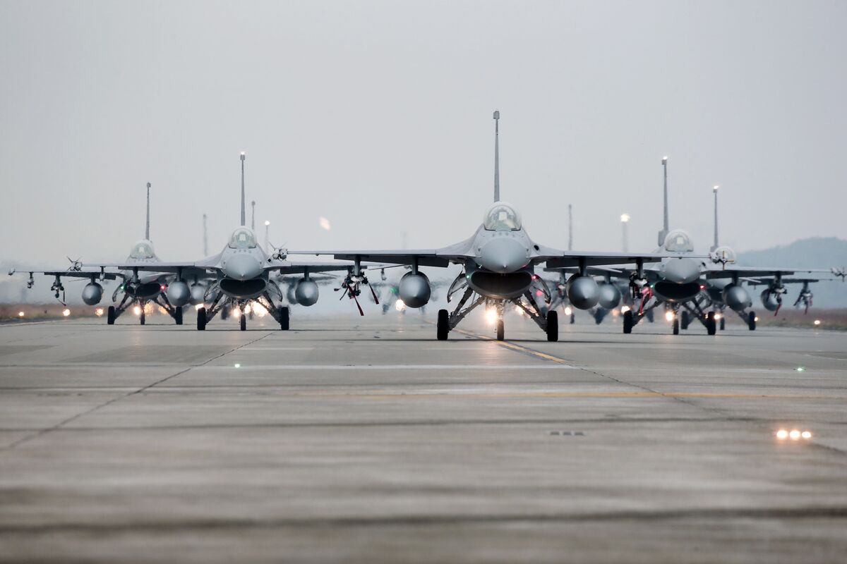 Turkey Wins Biden Backing for F-16 Fighter Jet Upgrades, Weapons Sales -  Bloomberg