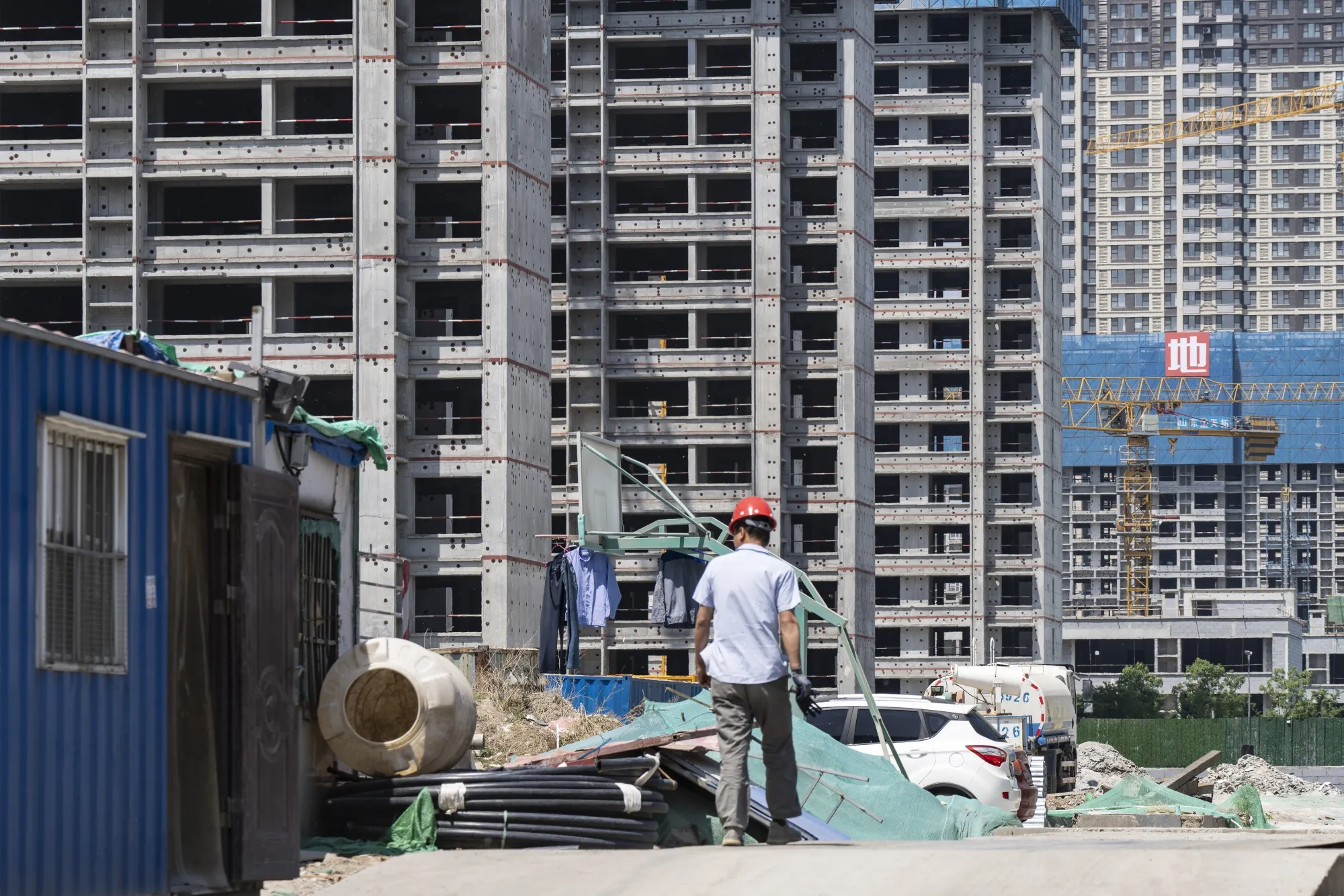 China Property: A Tale of Two Housing Markets - Bloomberg
