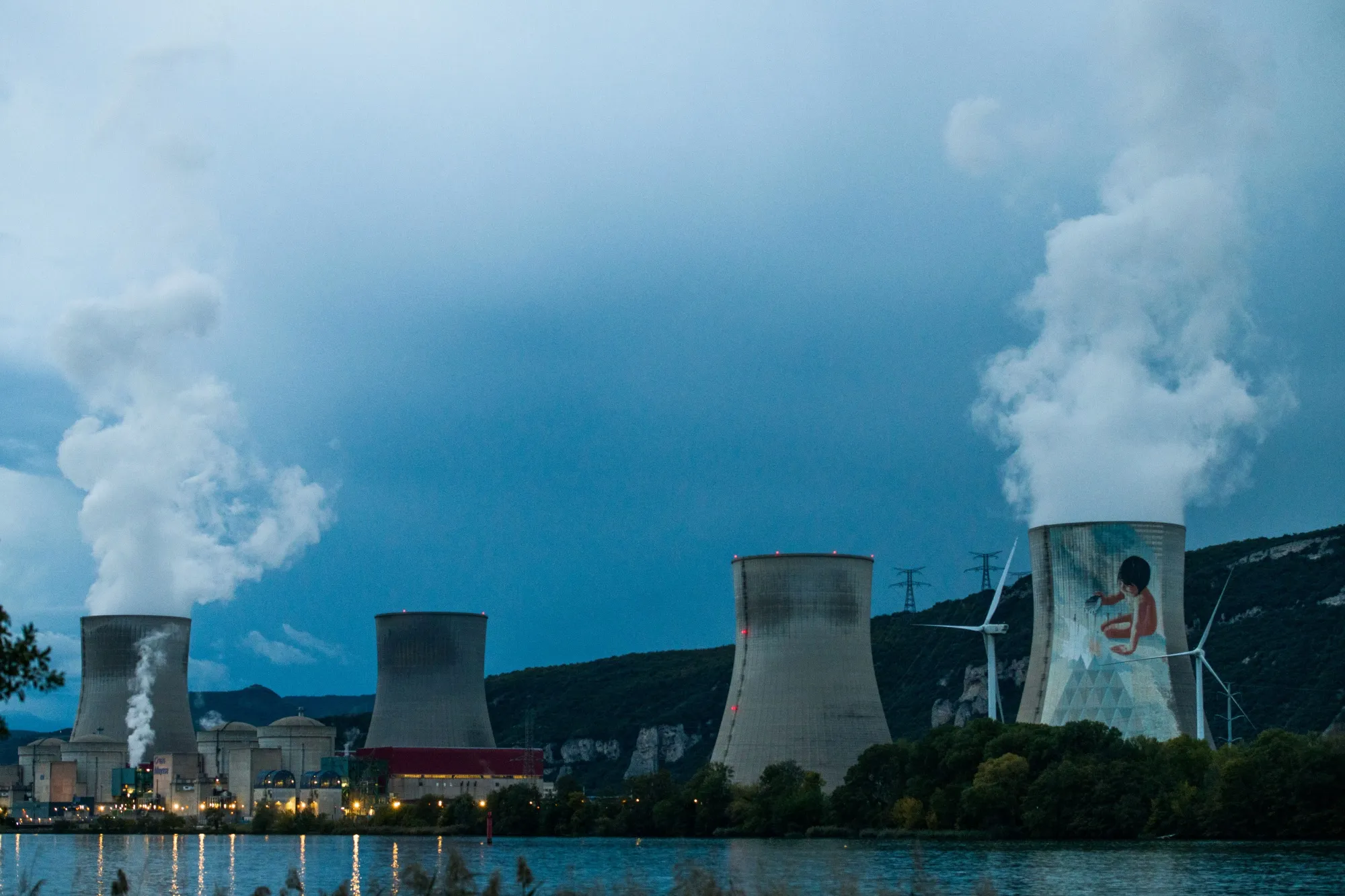 France Won't Dismantle EDF After Buyout, Finance Ministry Says - Bloomberg