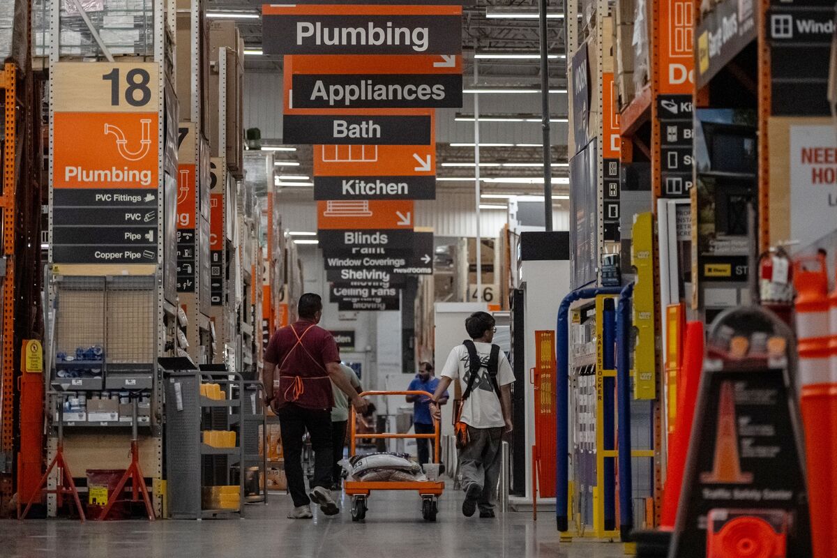 bloomberg.com - Jaewon Kang - Home Depot Overcomes Housing Drag With Faster Sales Growth