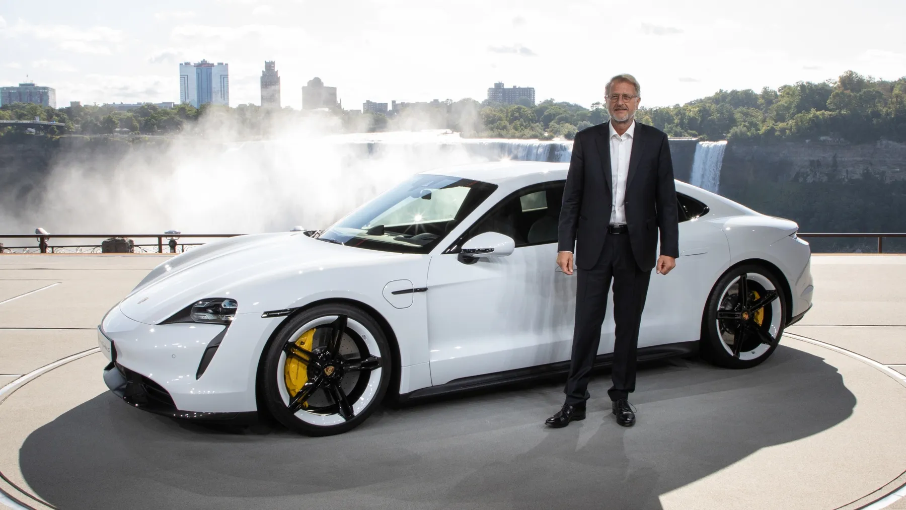Detlev von Platen Ehefrau – Privatleben, Karriere und die Faszination hinter dem Porsche-Manager Picture background