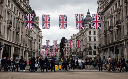 Shoppers On Oxford Street As Retail Sales Rise More Than Forecast