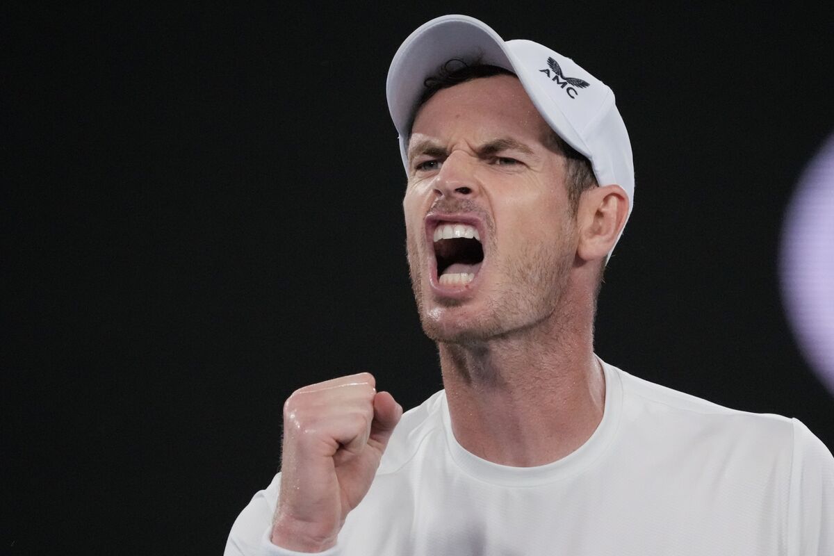Andy Murray Tops Berrettini in 5-set Epic At Australian Open
