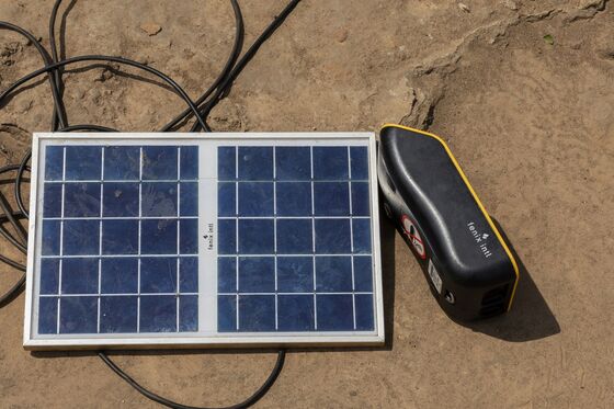 Tesla-Backed Startup Made Cheap Power a Debt Burden for the World’s Poorest