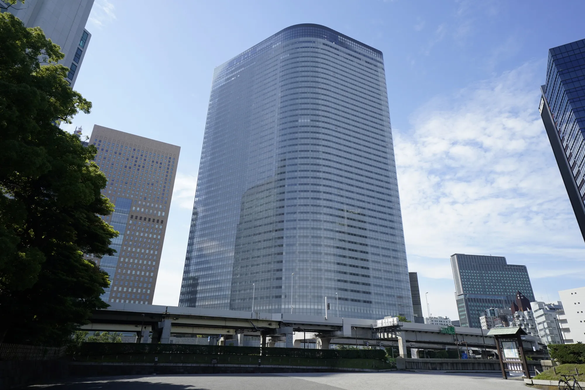 電通本社ビル（21年･東京）