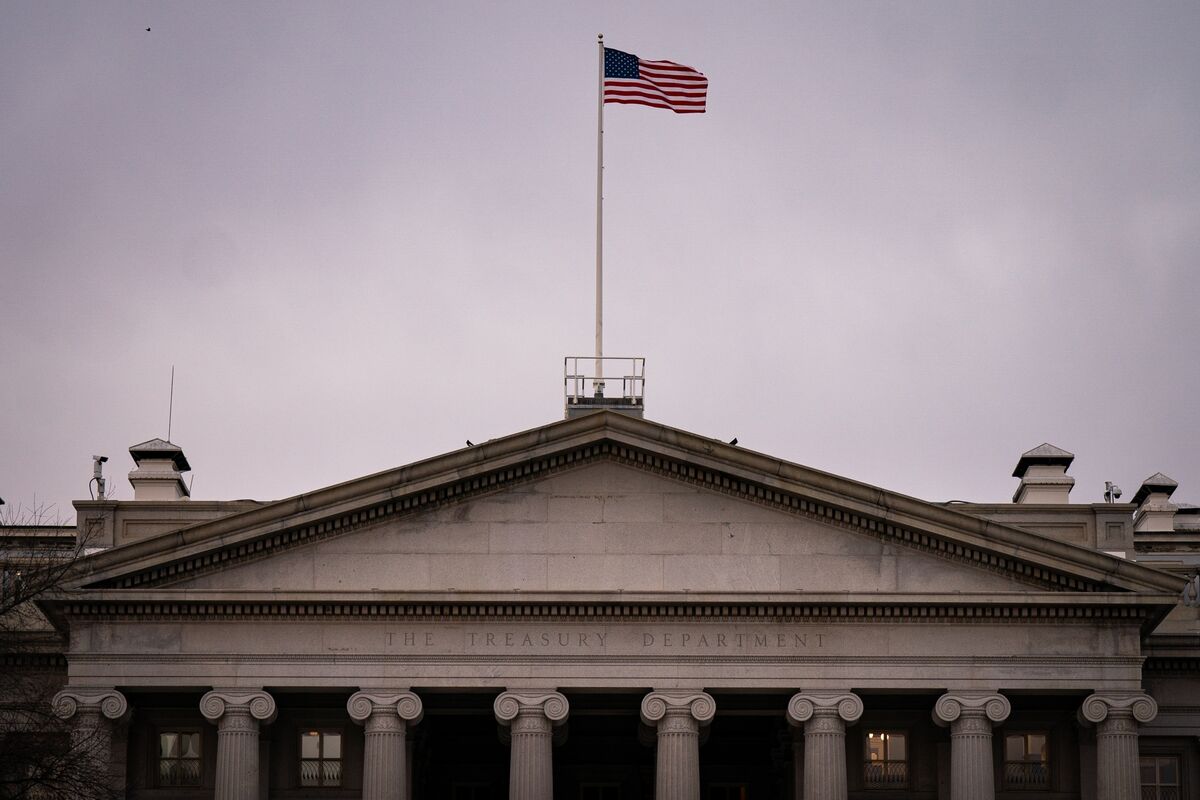 Treasuries Extend Gains as Equities Selloff Dents Risk Sentiment
