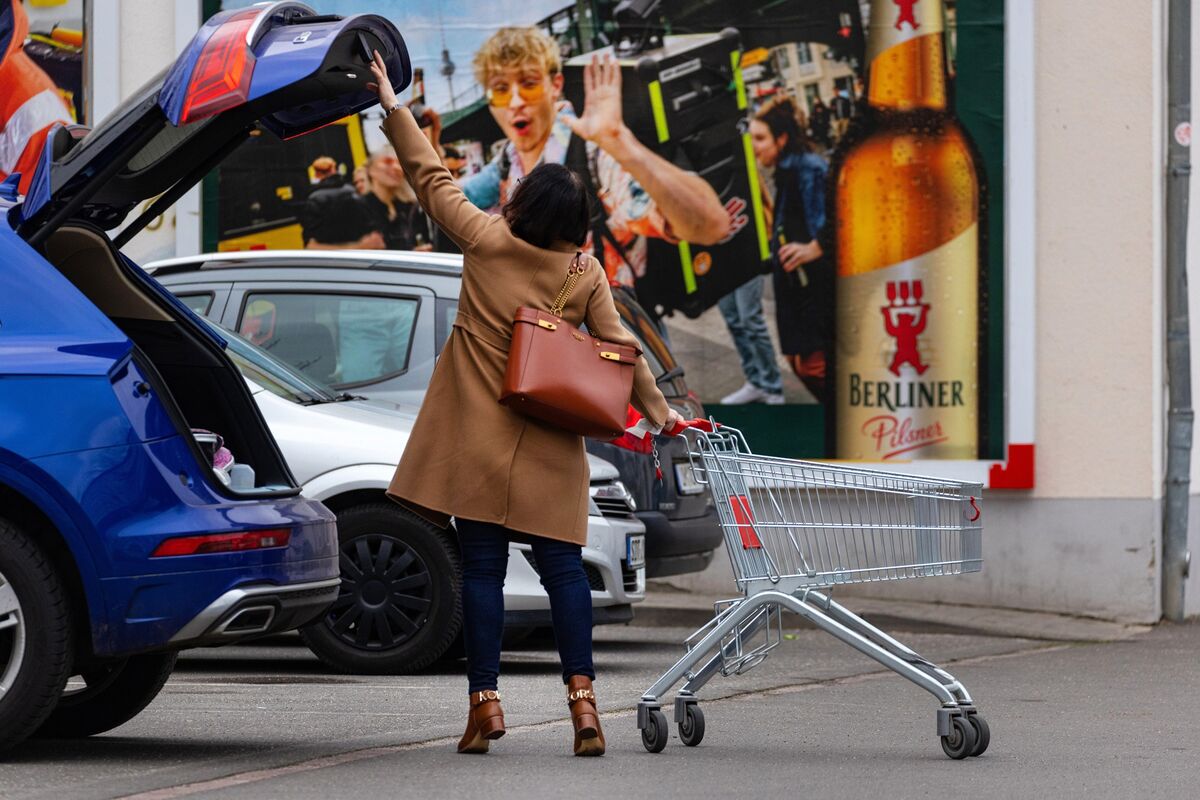ECB Says Consumers’ Inflation Expectations Rose Significantly