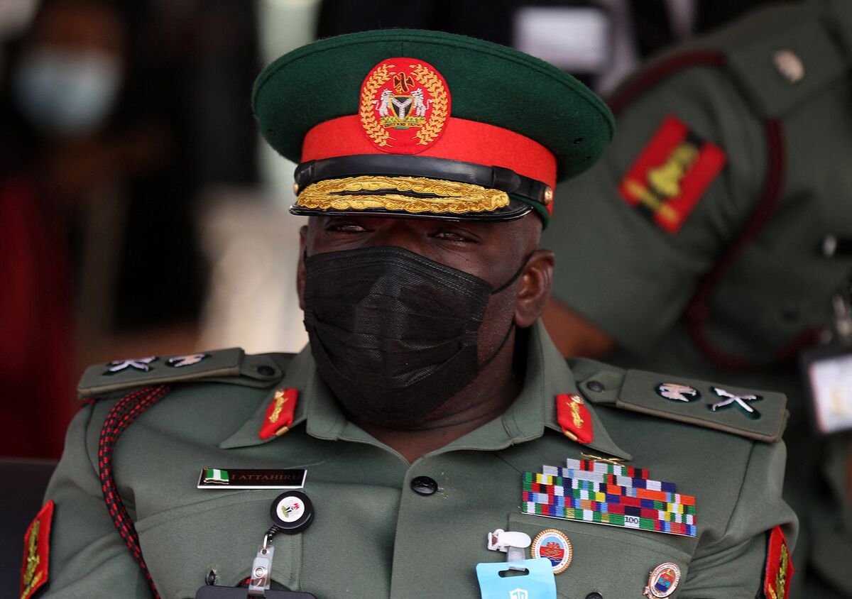 Nigerian Chief of Army Staff Dies in Air Force Plane Crash - Bloomberg