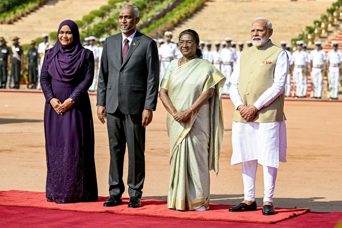 Maldives Pivots Back Toward India to Ease China Debt Squeeze