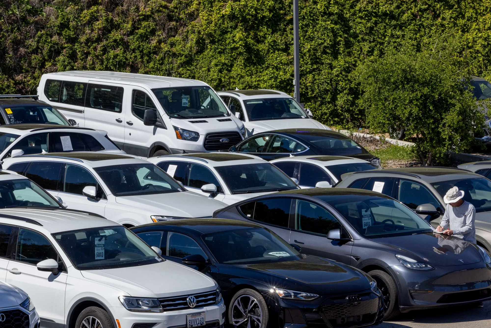 A customer&nbsp;at an auto dealership in Calabasas, California.