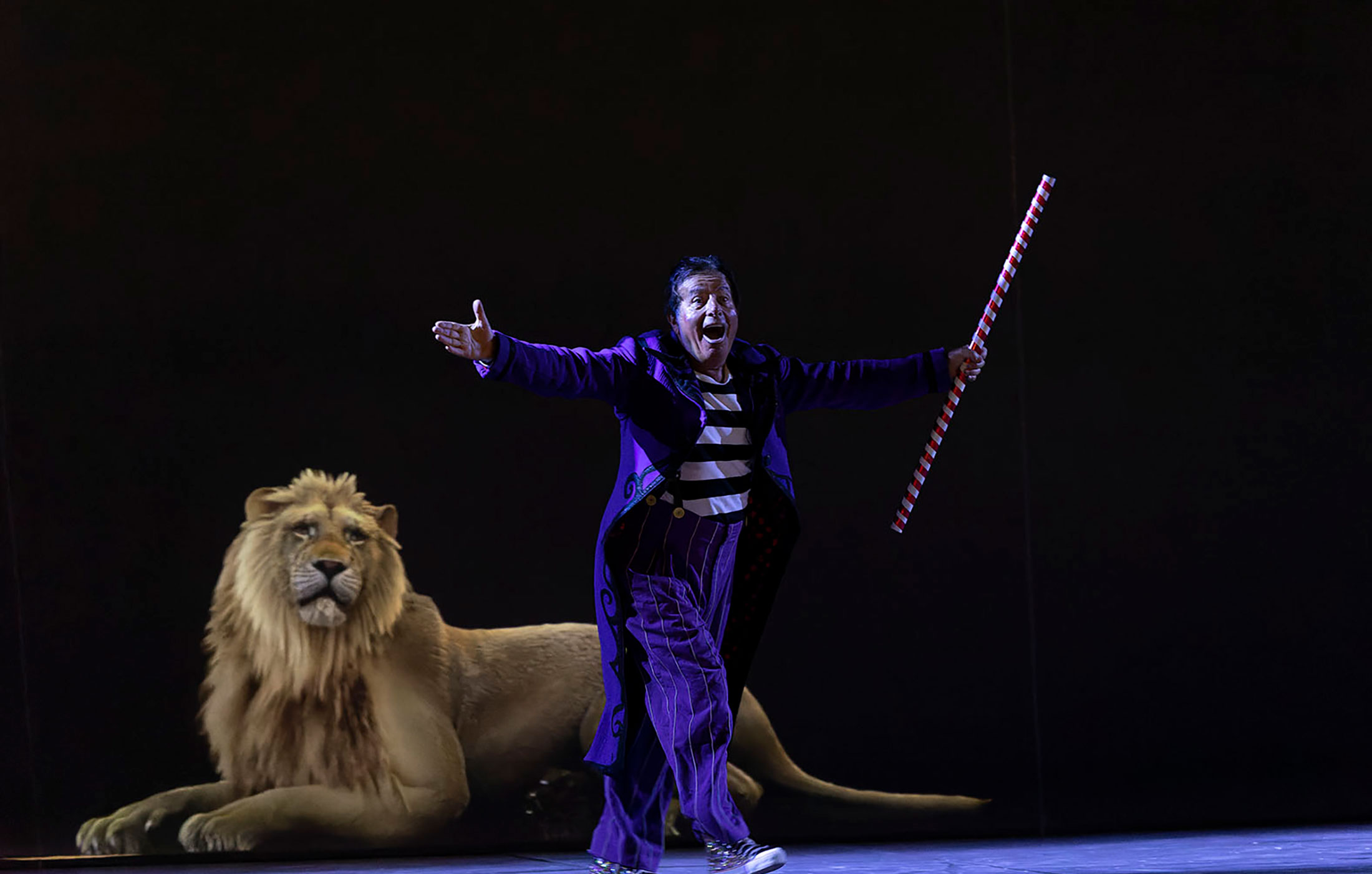A Circus Finds a New Animal Trick: Holographic Lions, Elephants, and Whales