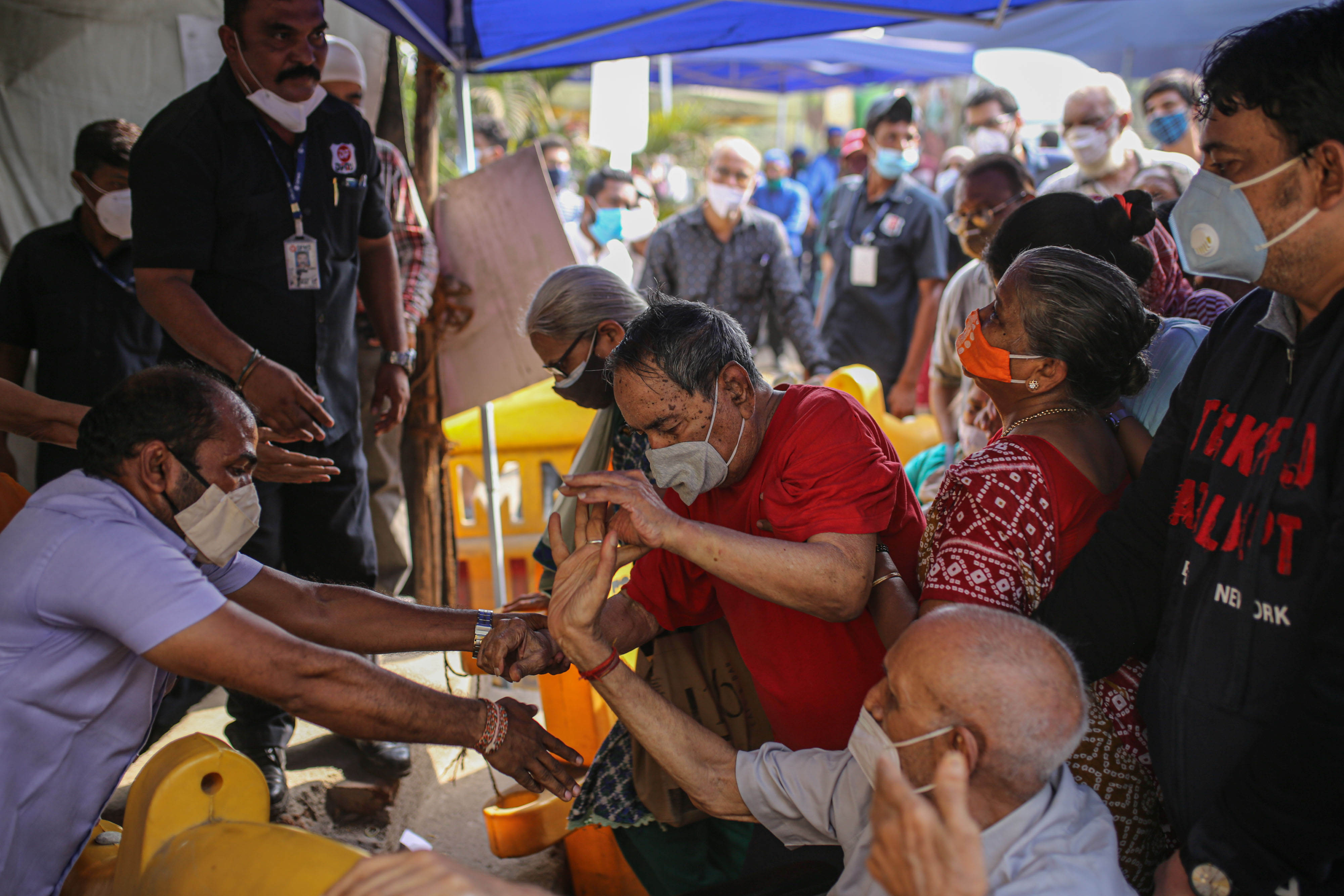 India Consumers: The Squeeze Is Yet to Lift - Bloomberg