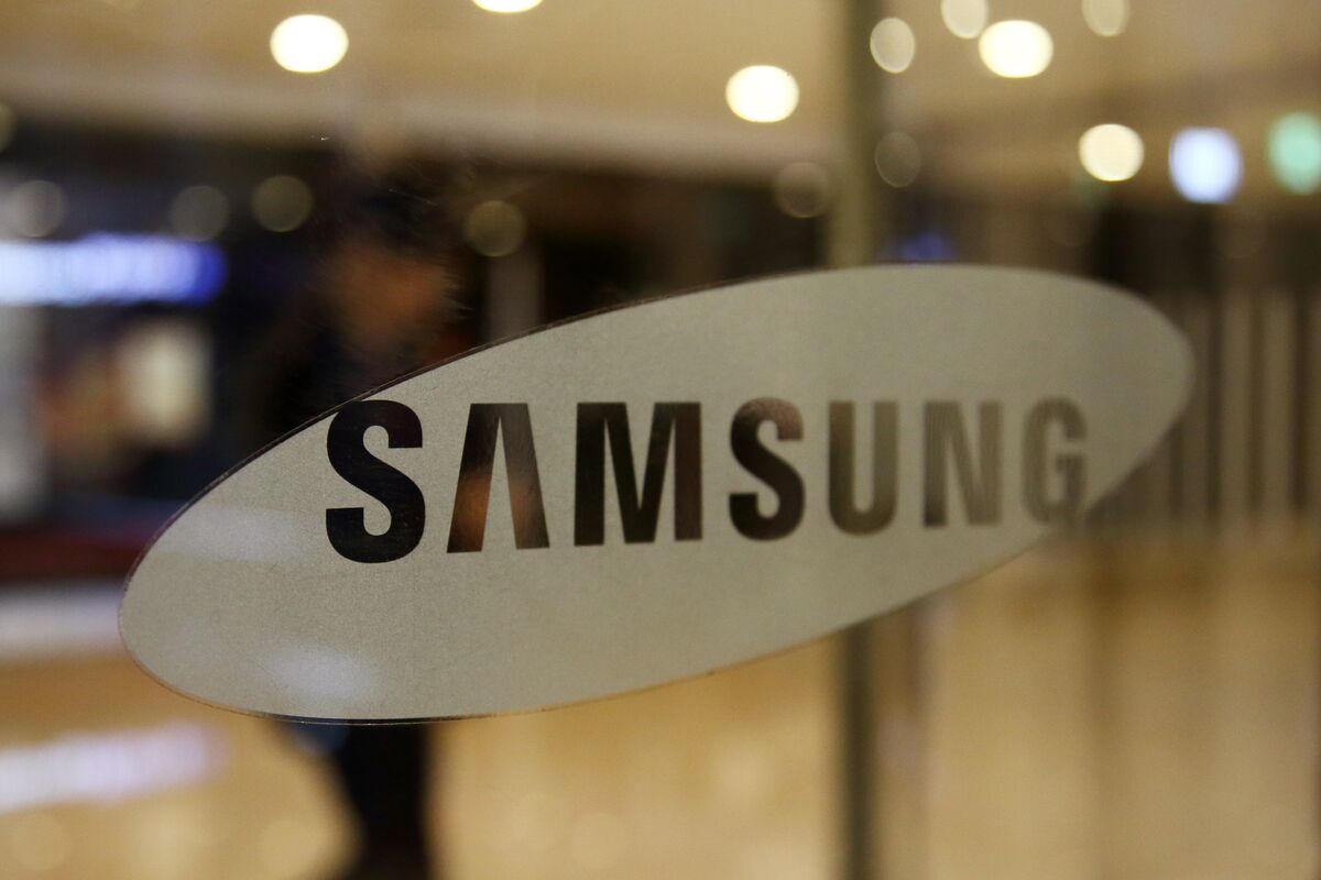 Samsung defies chip downturn with aggressive supply and capex