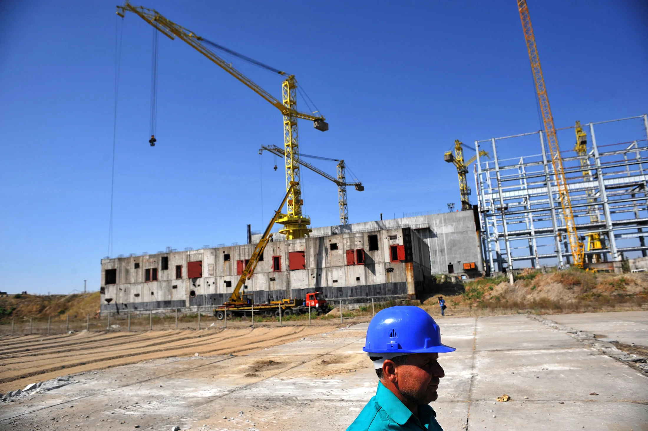 A worker stands&nbsp;at the construction site of Bulgaria's second nuclear power plant in the town of Belene&nbsp;in 2008.&nbsp;