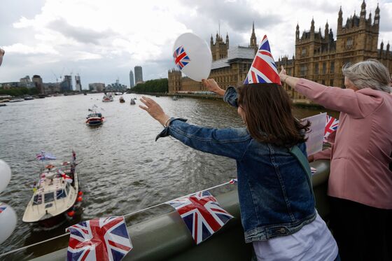 Brexit-Backing Tories Push May for Answers on Trade Plan