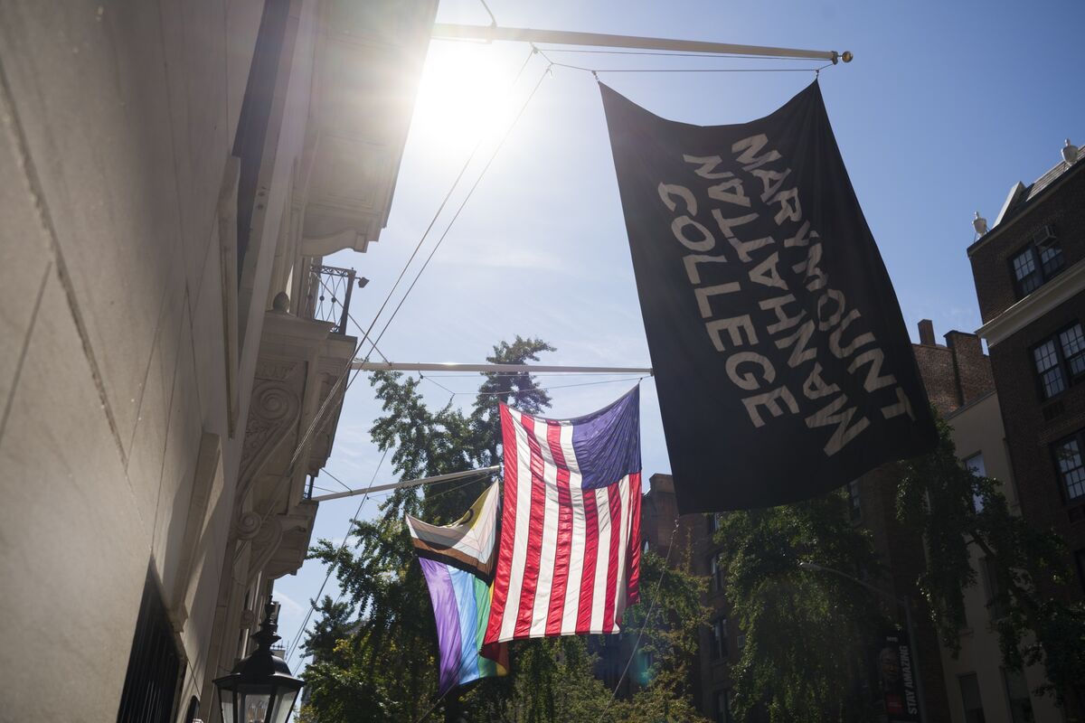 bloomberg.com - Michelle Cheng - Private Equity Gets an Opening to Buy Private US Colleges
