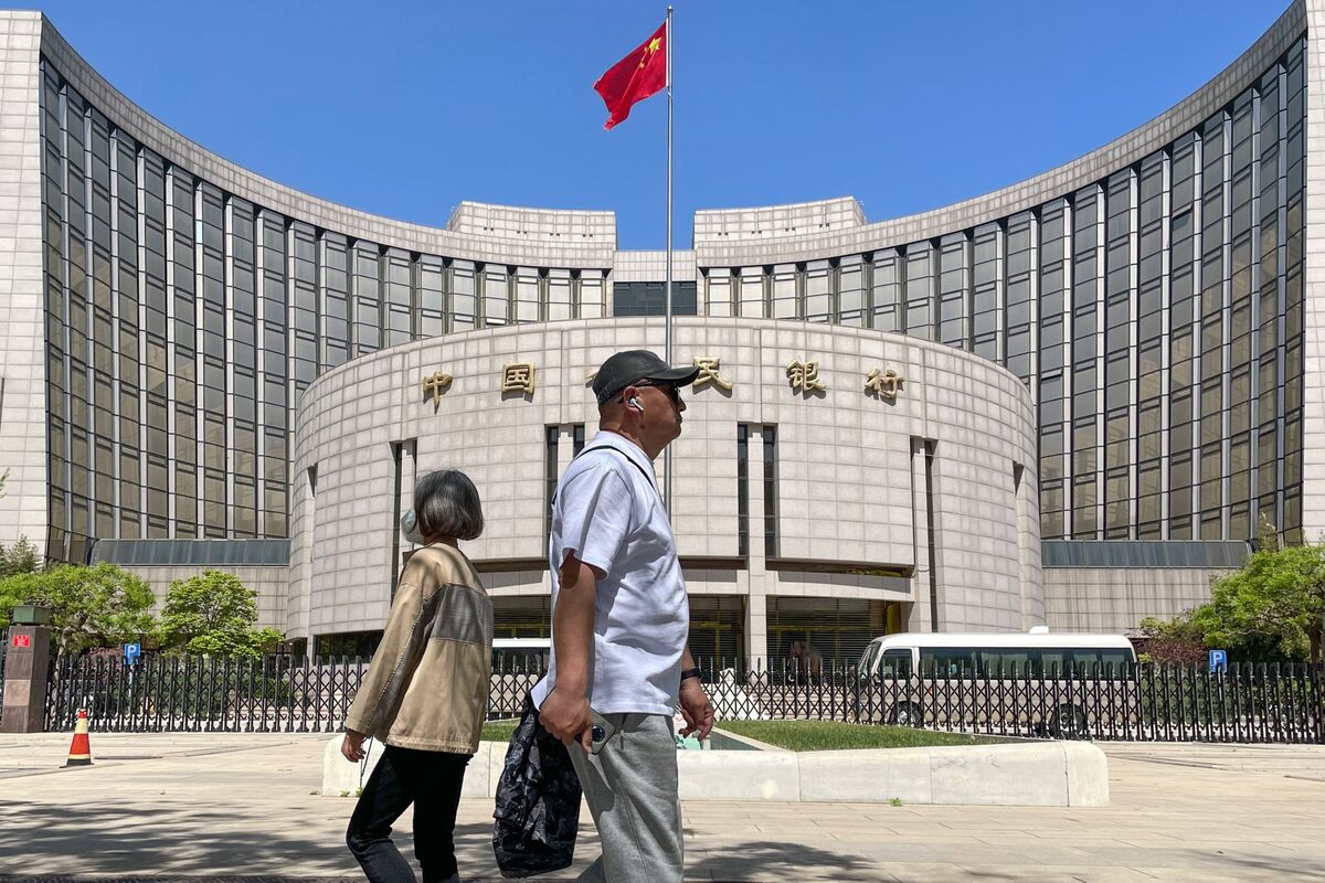 PBOC Surprises by Releasing No Rate on Debut Overnight Operation