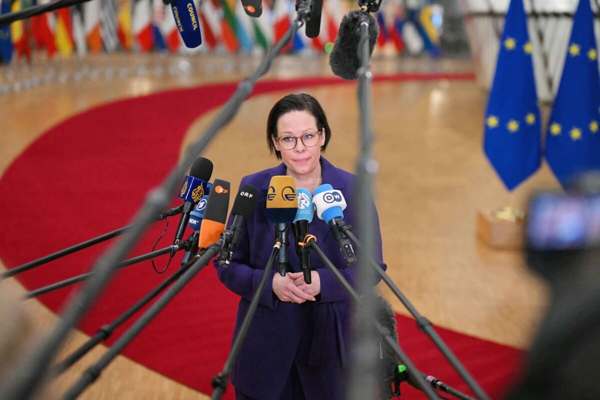 🟪"Scandalo in Svezia: Ministri sotto accusa per conflitto di interessi e corruzione"