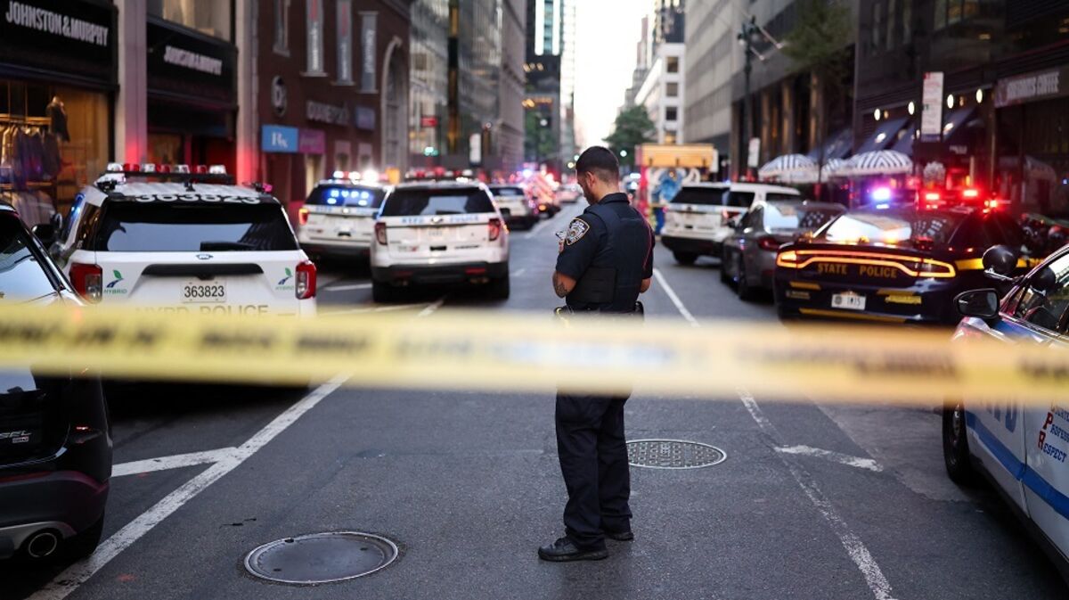⚫️ BLOOMBERG: "Gunman uccide quattro persone in un grattacielo di Manhattan: obiettivo era la NFL"