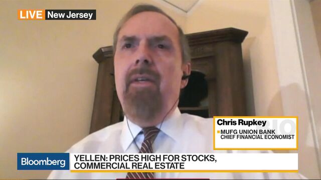 Fed Caps Growth at Wells Fargo Over Sham Accounts, Other Consumer Abuses
