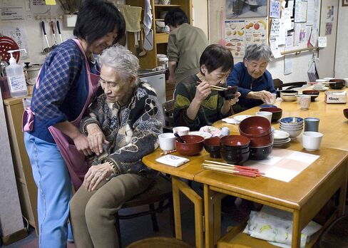 Dying Alone Becomes New Normal as Japan Spurns Confucius