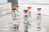 Sinovac Biotech Ltd.冠状病毒疫苗的小瓶。